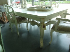 Jídelní stůl Pompadour, bílá patina