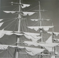 Obrázek 30x30, plachty I., rám bílý s patinou